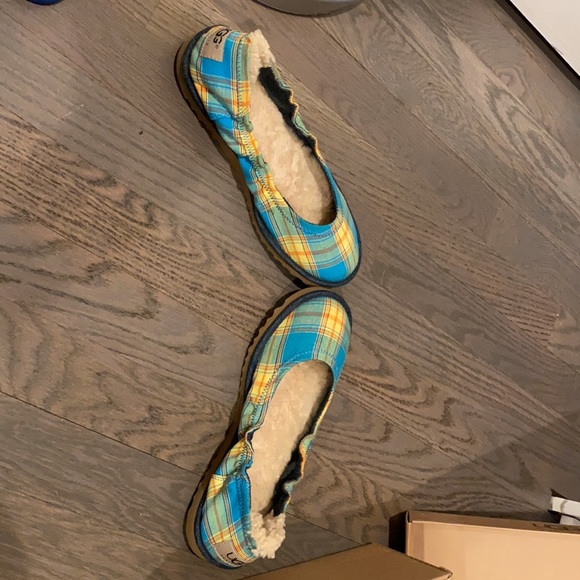 Ugg skimmer flats (kid’s size 3/ women’s size 5) - Picture 5 of 9